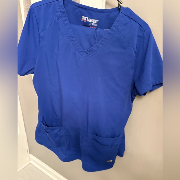 L Grey's Anatomy Women's Scrub Top, L Women's Cargo Jogger Pants in Galaxy Blue - Picture 3 of 7